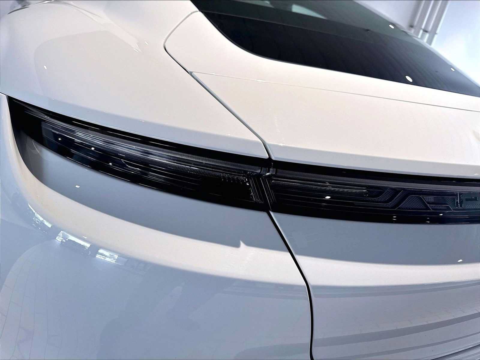 Used 2023 Porsche Taycan 4S AWD/4WD image 34