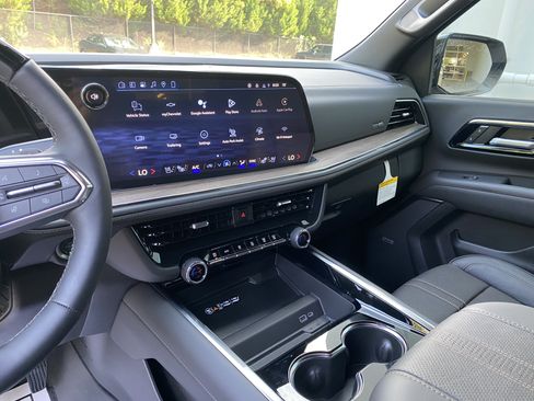 New 2026 Chevrolet Tahoe High Country AWD/4WD image 26