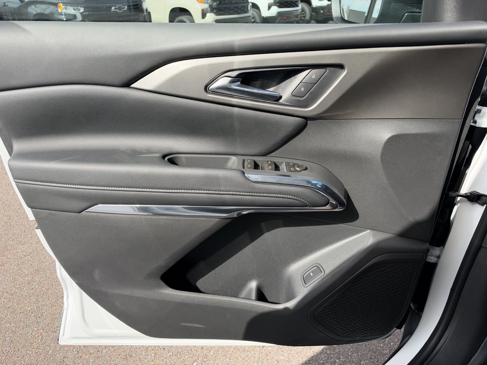 New 2027 Chevrolet Traverse LT w/ Driver Confidence Package FWD image 19