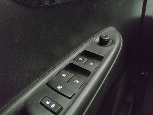 Used 2021 Chevrolet Spark LT image 27