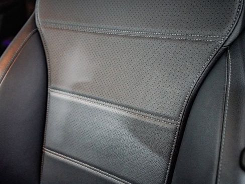 Used 2025 Mercedes-Benz GLC 300 image 26