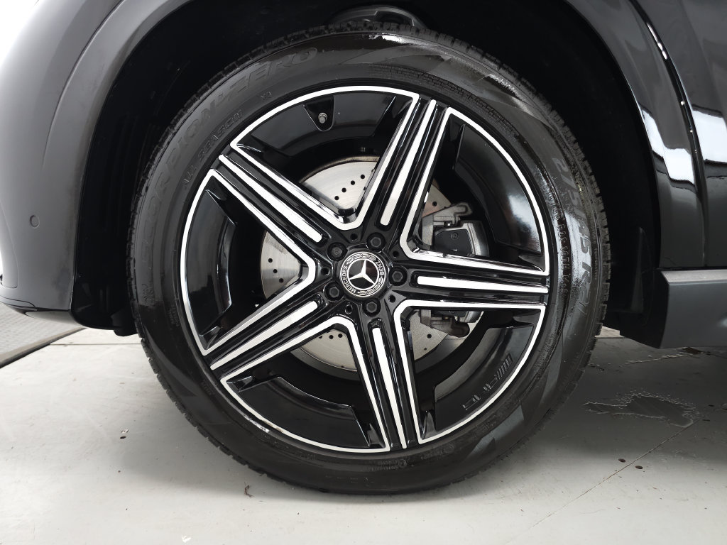 Used 2026 Mercedes-Benz GLE 450 4MATIC w/ Driver Assistance Package image 34