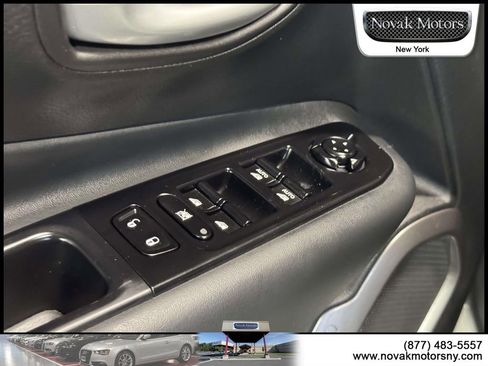 Used 2023 Jeep Renegade Limited AWD/4WD image 15