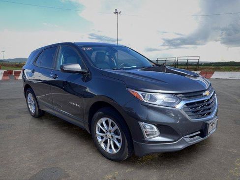 Used 2020 Chevrolet Equinox LS w/ LS Convenience Package AWD/4WD image 2