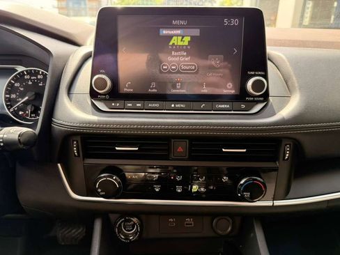 Used 2021 Nissan Rogue S AWD/4WD image 29