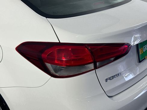 Used 2017 Kia Forte LX image 34