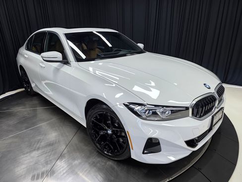 Used 2025 BMW 330i xDrive Sedan w/ Premium Package image 52