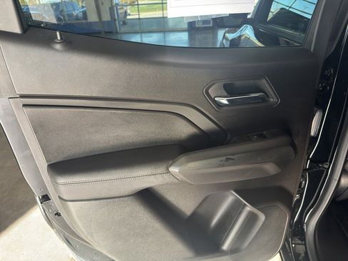 Used 2023 Chevrolet Colorado LT w/ LT Convenience Package III image 11