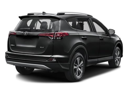 Used 2017 Toyota RAV4 XLE AWD/4WD image 3