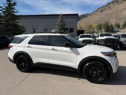 Used 2020 Ford Explorer ST w/ ST Street Pack image 7