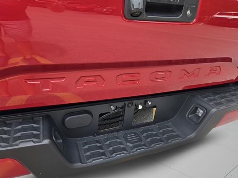 Used 2022 Toyota Tacoma SR w/ SR Convenience Package RWD image 29