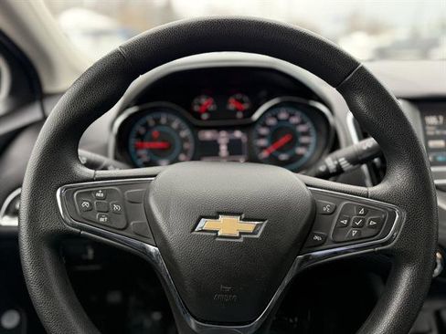 Used 2017 Chevrolet Cruze LT w/ Convenience Package image 16