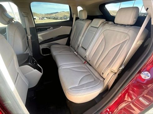 Used 2019 Lincoln Nautilus Reserve image 22