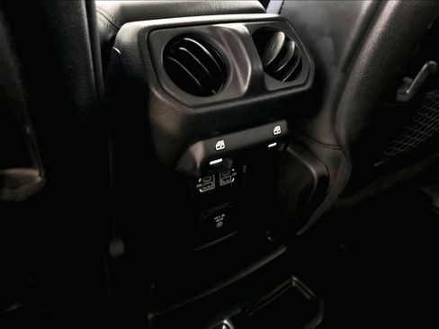 Used 2024 Jeep Wrangler Unlimited Rubicon 4xe AWD/4WD image 30