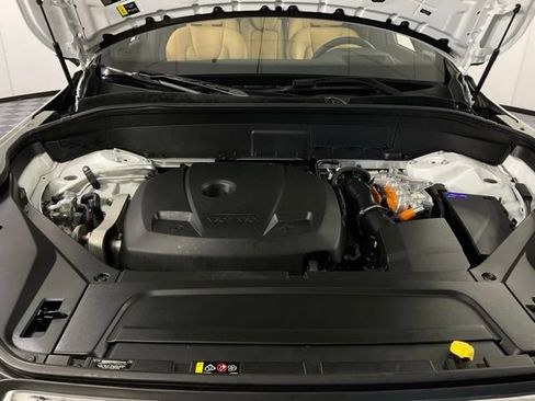 Certified 2024 Volvo XC90 T8 Ultimate w/ Protection Package Premier AWD/4WD image 42