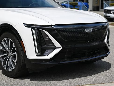 Used 2024 Cadillac Lyriq Sport RWD image 9