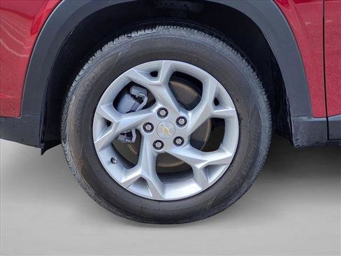 Used 2025 Chevrolet Trax LS w/ LS Convenience Package FWD image 14
