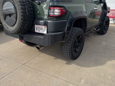 Used 2014 Toyota FJ Cruiser 4WD w/ Upgrade Package image 4