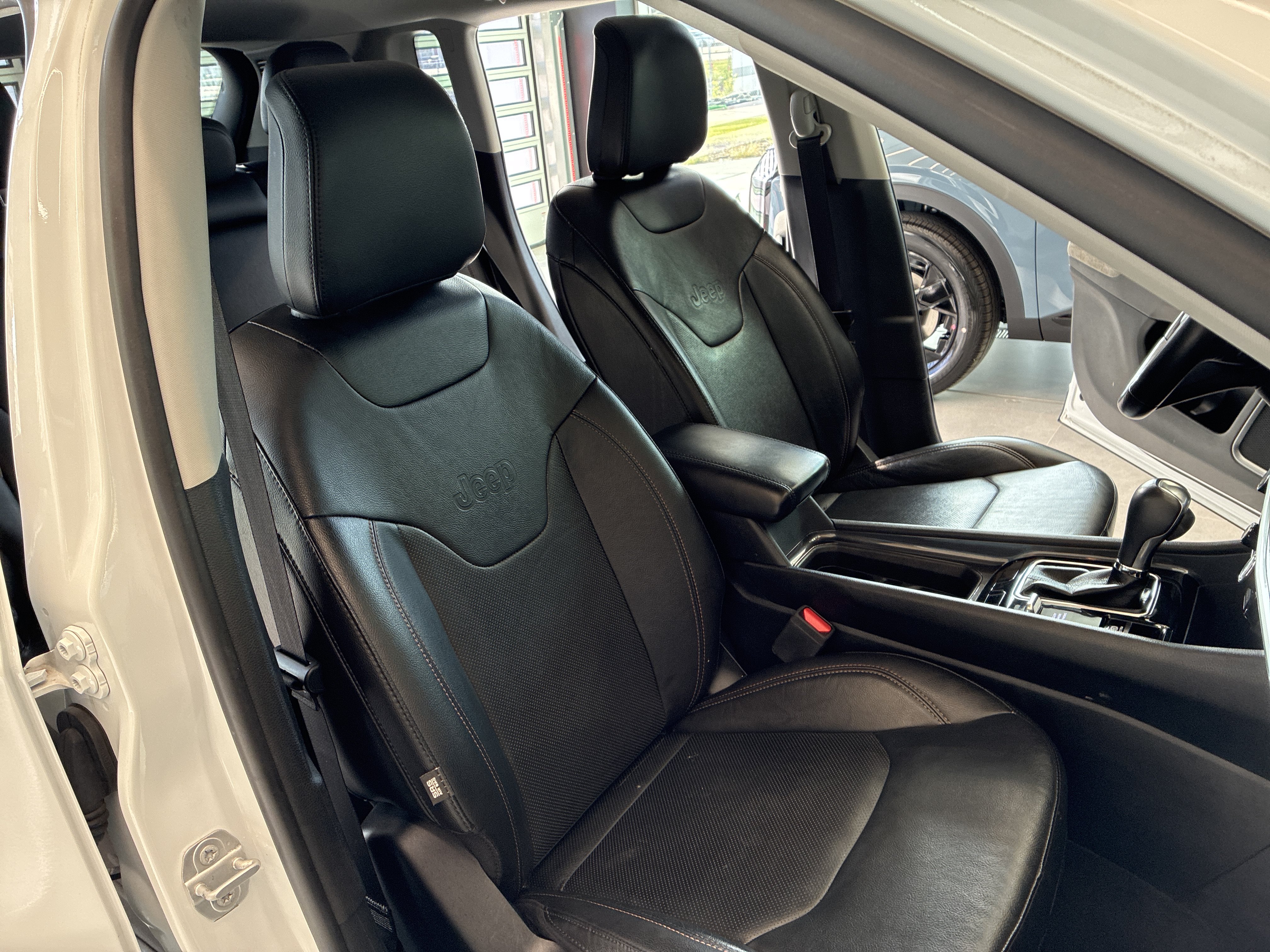 Certified 2022 Jeep Compass Latitude AWD/4WD image 15