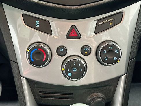 Used 2016 Chevrolet Trax LT w/ LT Convenience Package image 15