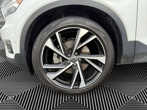 Used 2022 Volvo XC40 T5 R-Design w/ Advanced Package image 9