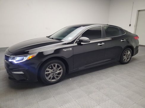Used 2019 Kia Optima LX image 2