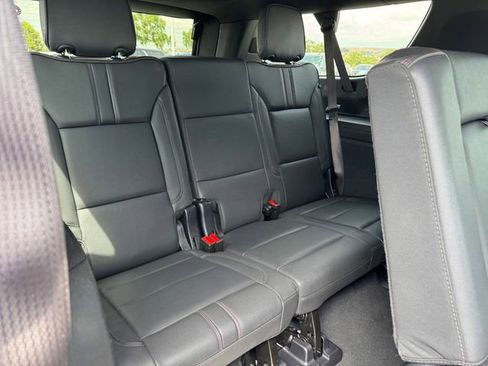 Used 2025 Chevrolet Suburban RST AWD/4WD image 9