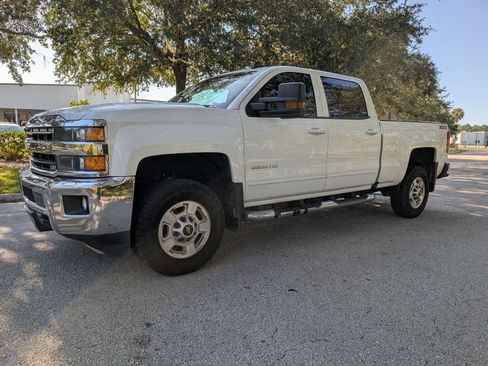 Used 2019 Chevrolet Silverado 2500 LT w/ All Star Edition image 3
