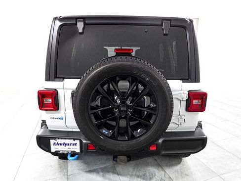 Used 2023 Jeep Wrangler Unlimited Sahara w/ Cold Weather Group AWD/4WD image 6