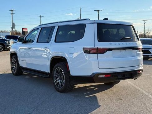 Used 2024 Jeep Wagoneer L Series II w/ Flexible Seating Group image 5