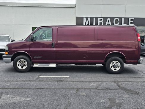 Used 2005 GMC Savana 3500 Extended RWD image 8