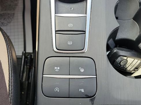 Used 2020 Ford Escape Titanium image 37