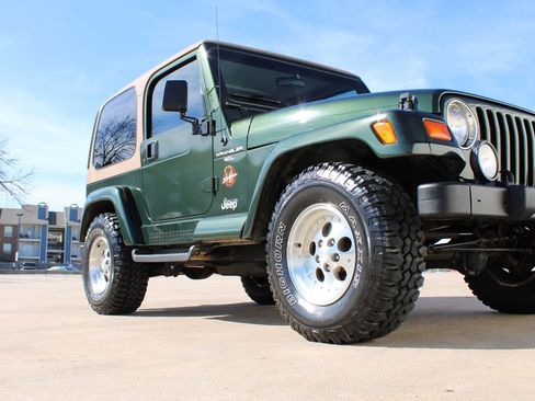 Used 1998 Jeep Wrangler Sahara image 15