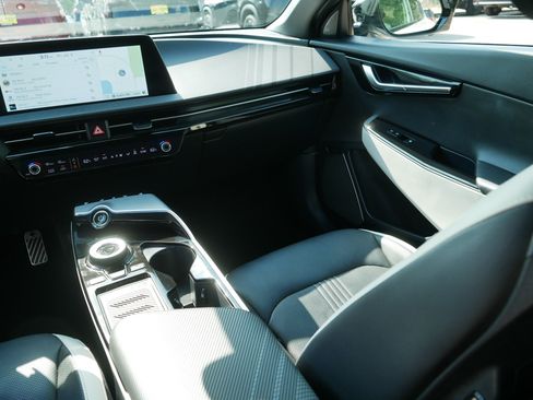 Certified 2023 Kia EV6 GT-Line AWD/4WD image 11
