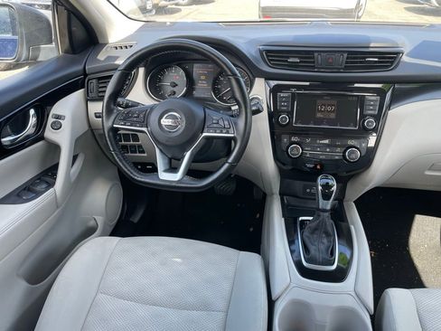 Certified 2020 Nissan Rogue Sport SV w/ All-Weather Package AWD/4WD image 9