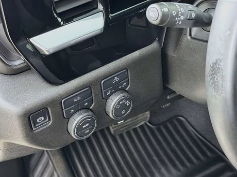 Used 2025 Chevrolet Silverado 1500 LT AWD/4WD image 10