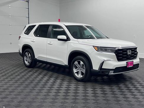 Used 2025 Honda Pilot EX-L image 7