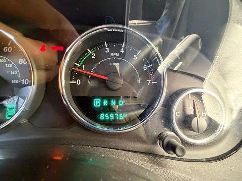 Used 2015 Jeep Wrangler Sport AWD/4WD image 13
