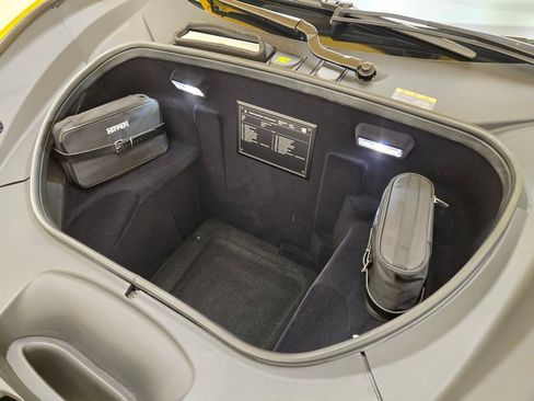 Used 2021 Ferrari F8 Tributo image 27