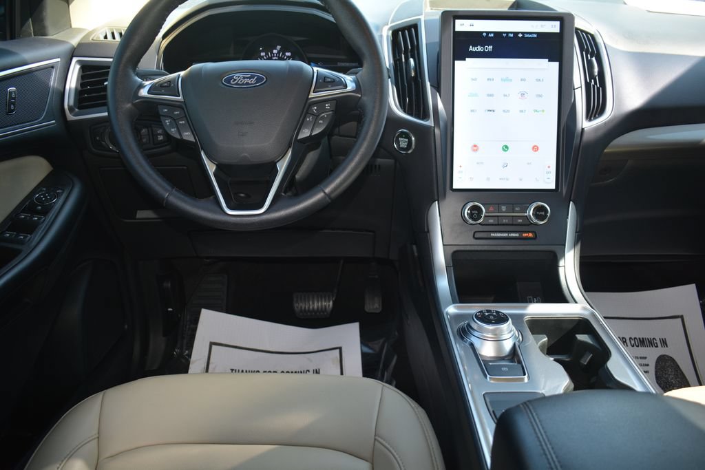 Used 2023 Ford Edge SEL w/ Convenience Package AWD/4WD image 3