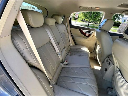 Used 2016 INFINITI QX70 AWD w/ Premium Package image 30
