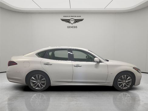 Used 2015 INFINITI Q70 3.7 w/ Technology Package RWD image 6