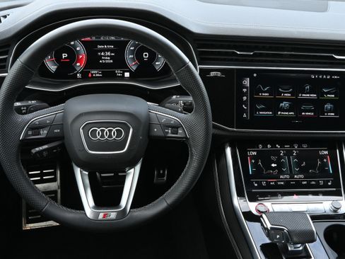 Used 2025 Audi SQ7 Prestige AWD/4WD image 17