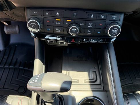 Used 2022 Dodge Durango R/T AWD/4WD image 23