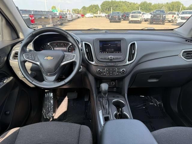 Used 2024 Chevrolet Equinox LT AWD/4WD image 16