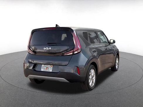 Used 2025 Kia Soul LX w/ LX Technology Package FWD image 14