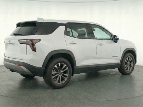 Used 2025 Chevrolet Equinox LT image 9