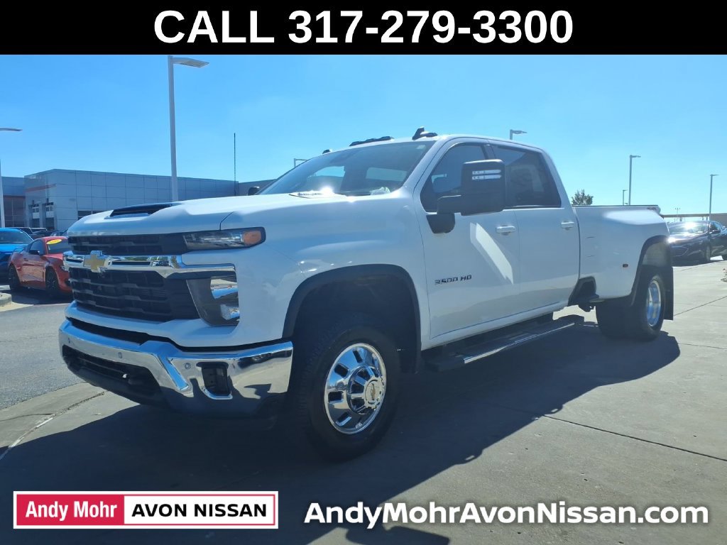 Used 2025 Chevrolet Silverado 3500 LT w/ Safety Package AWD/4WD image 4