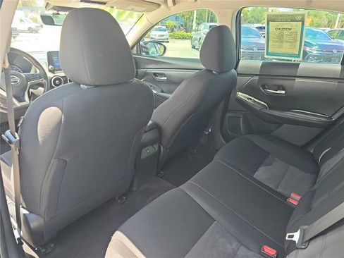 Used 2023 Nissan Sentra SR w/ Midnight Edition Package FWD image 11