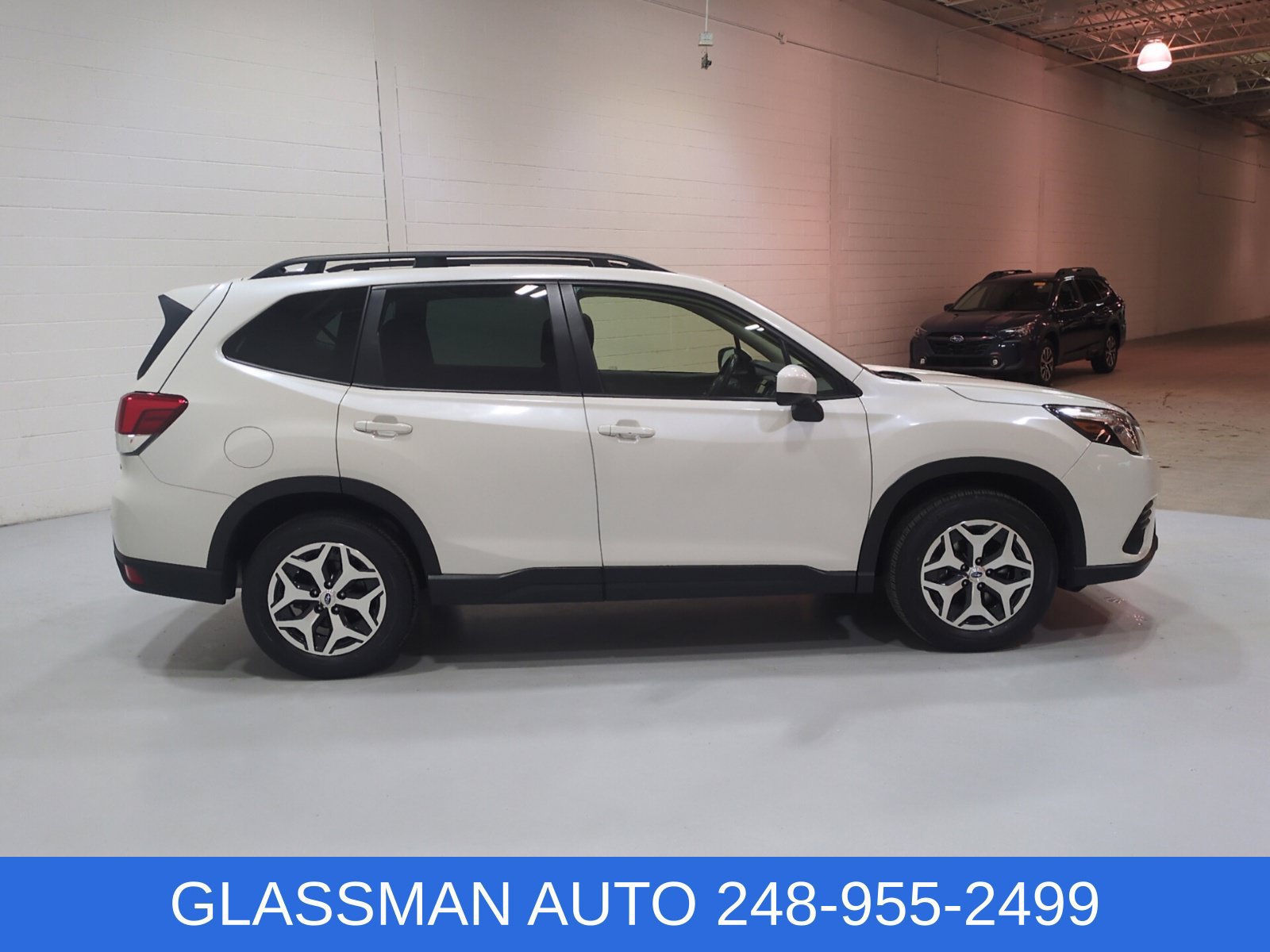 Used 2023 Subaru Forester Premium AWD/4WD image 2